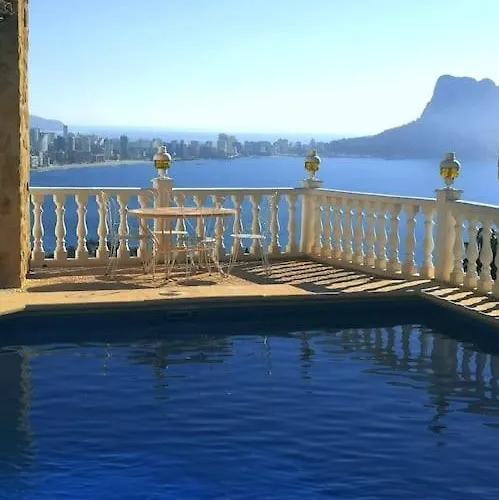 Villa Fantastica Con Vistas A La Bahia Y Con Pisciana